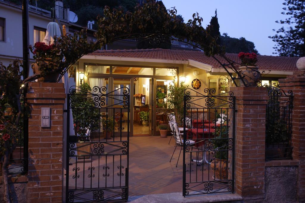 Hotel Soleado Taormina Exterior foto